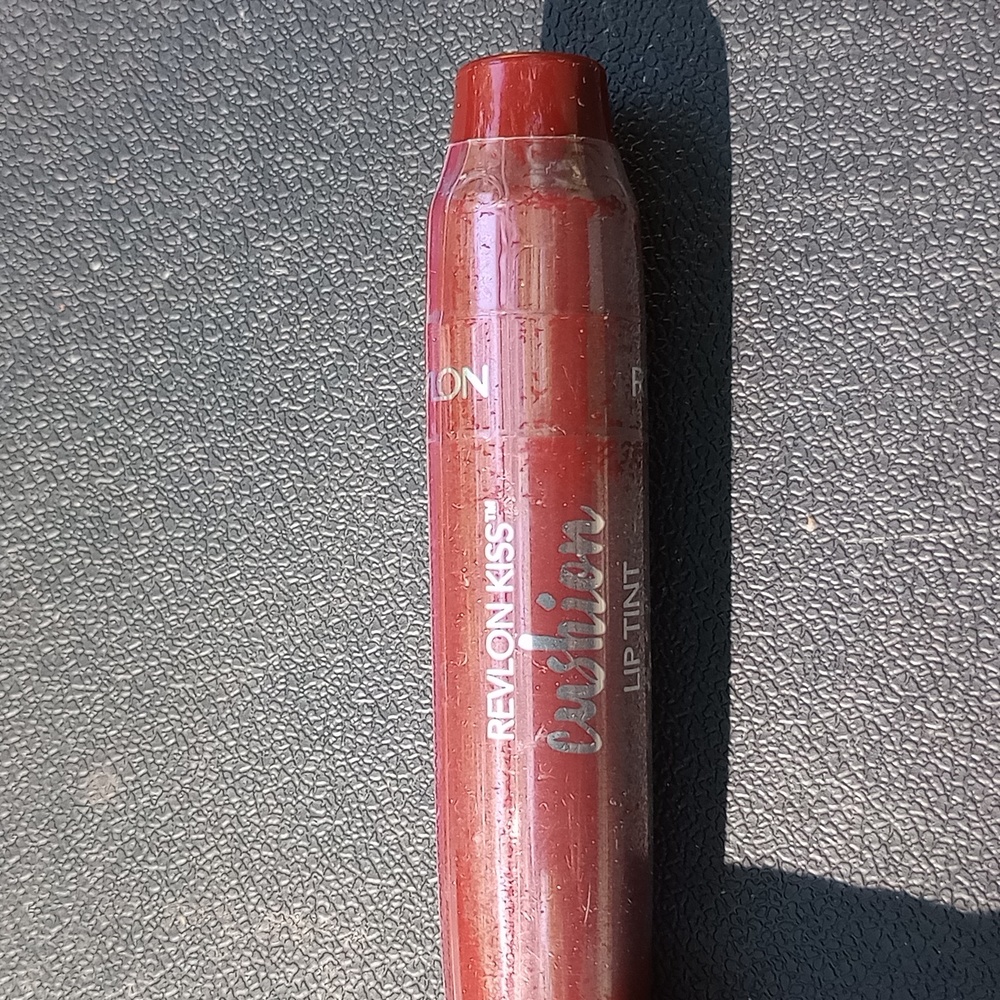 Revlon kiss cushion lip tint